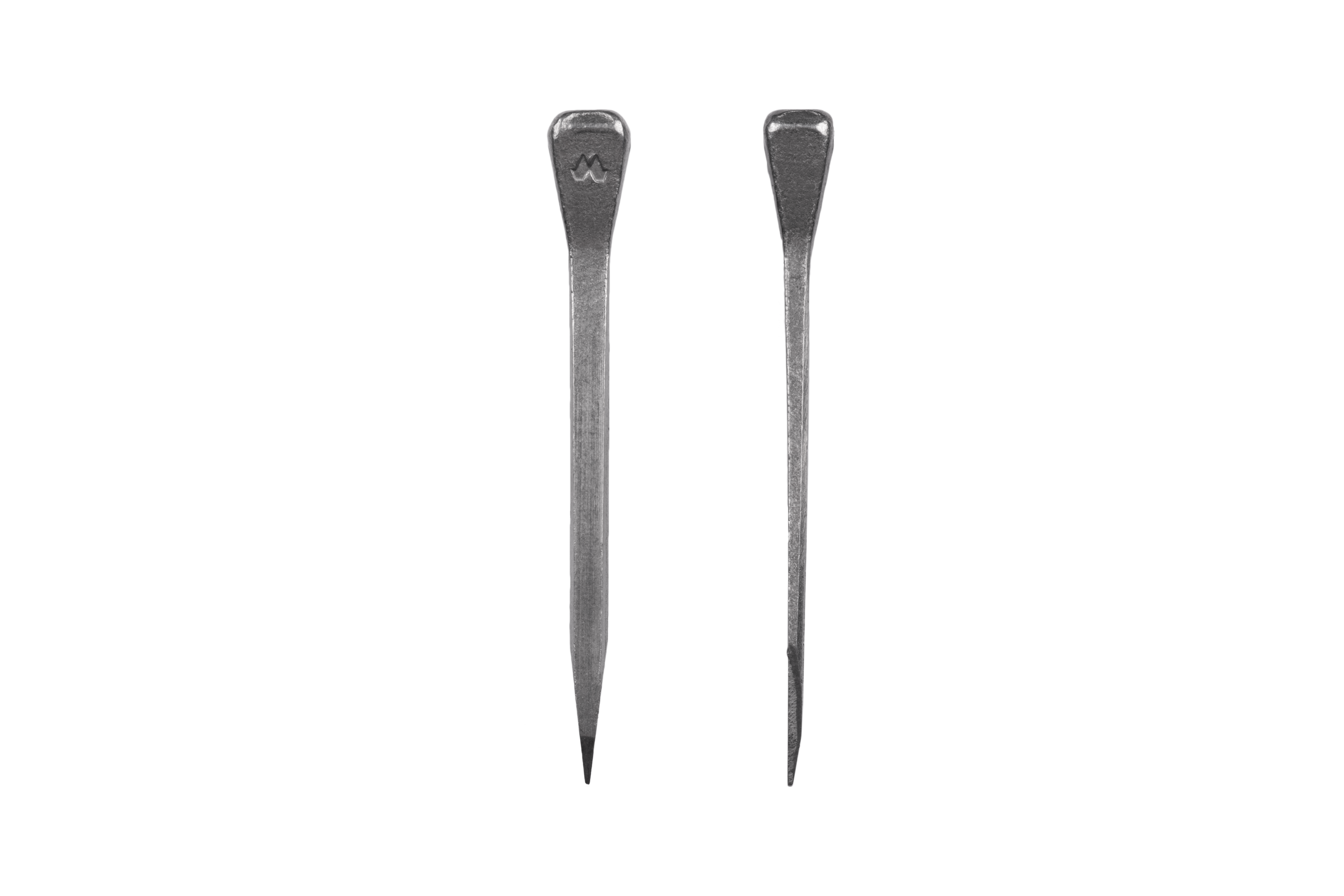 This long neck quality nail will be ideal for shoeing Draft horses, and will provide a strong bond between the heavy duty shoes and the big hooves of our working horses. 